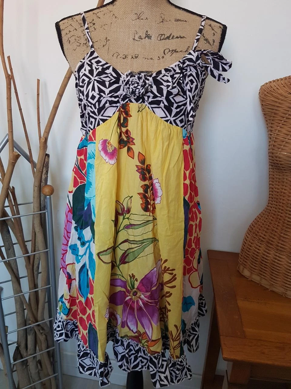 Robe multicolore haut noir et blanc